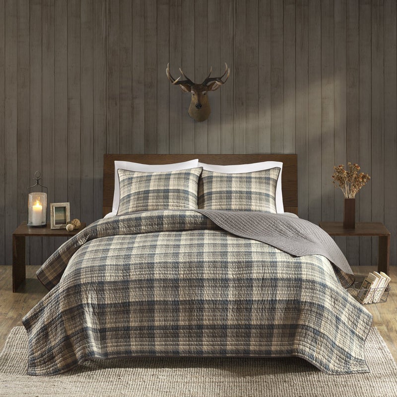Woolrich John Rich & Bros. لحاف وولريتش القابل للعكس بتصميم نمط الكابينة - لجميع الفصول، غطاء سرير قابل للتنفس، مجموعة أغطية سرير، وسائد متطابقة، حجم كبير كامل/ملكة، نمط تاشا بلود تان/بني 3 قطع - Image 2